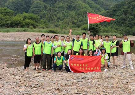 仲夏畅游月亮湾，仲子路智能凝聚一心